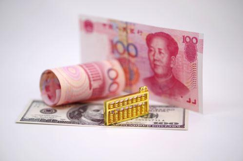 非洲首条沙漠重载铁路优先段轨道铺通